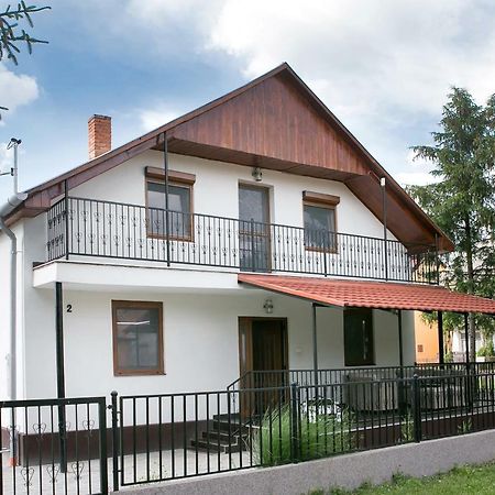 Starlight Apartment Mezőkövesd Extérieur photo