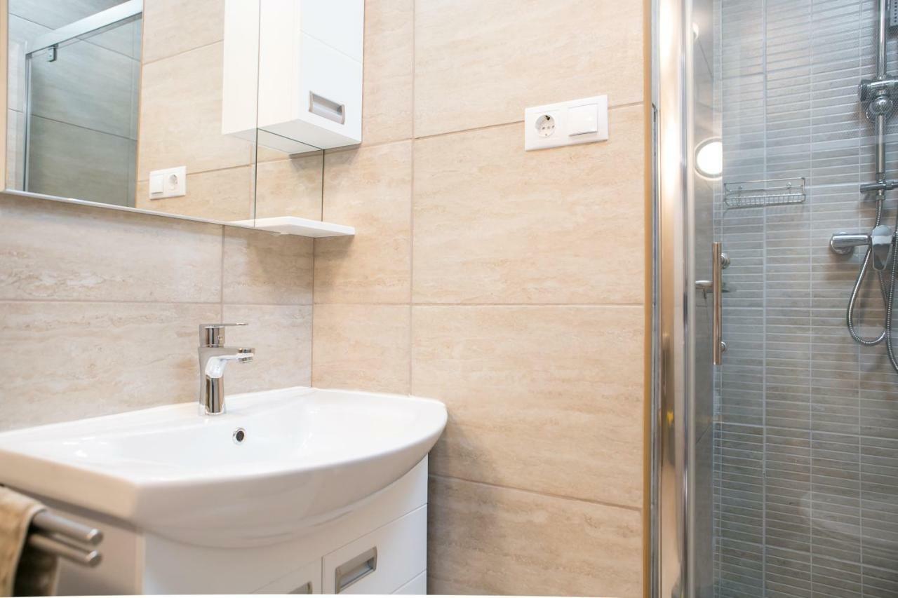 Starlight Apartment Mezőkövesd Extérieur photo